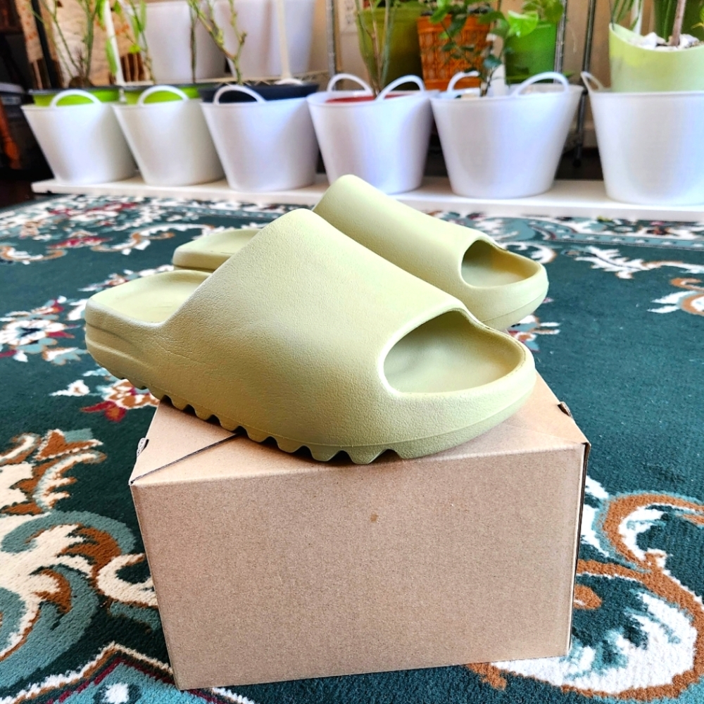 Adidas Yeezy Slide Resin 12 (Restock 2022)